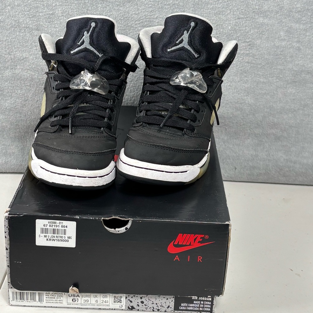 Nike Air Jordan 5 Retro Oreo Moonlight (GS) Size 6.5 Women’s 8 440888-011